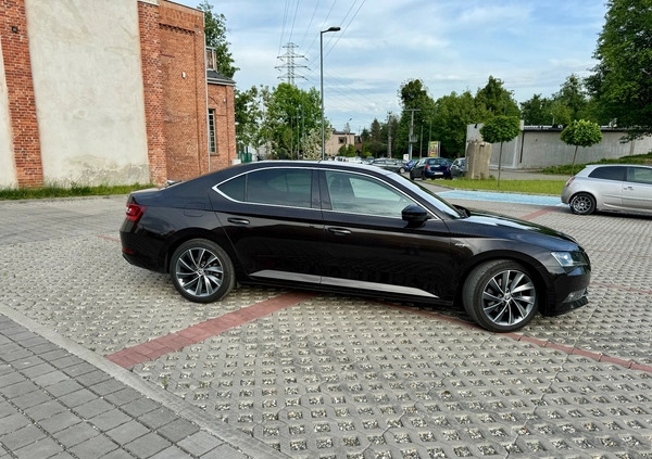 Skoda Superb cena 98500 przebieg: 98300, rok produkcji 2018 z Rybnik małe 106